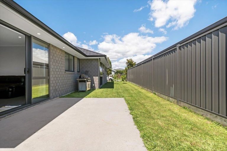 Photo of property in 72 Tabraham Crescent, Pyes Pa, Tauranga, 3112