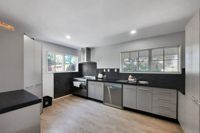 Photo of property in 70 Maidstone Road, Ilam, Christchurch, 8041