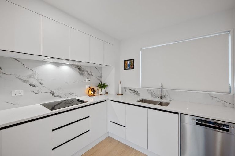 Photo of property in 1/135 Lancaster Road, Beach Haven, Auckland, 0626