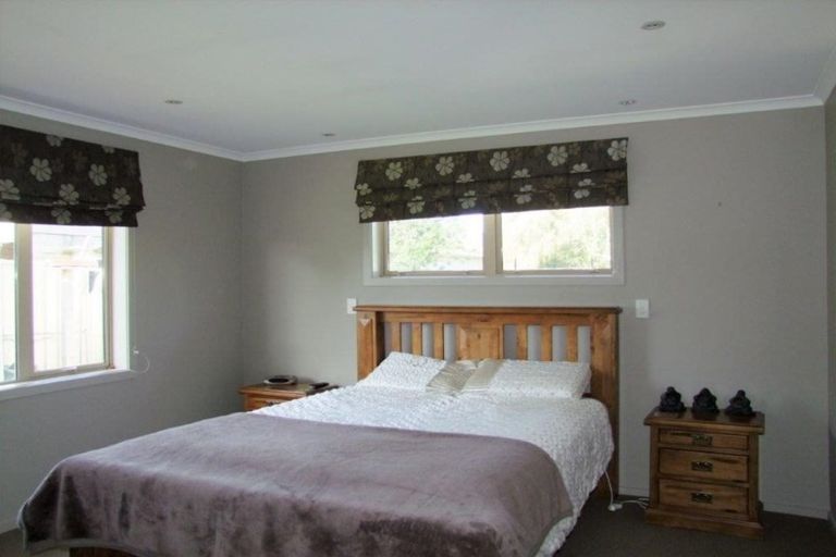 Photo of property in 21 Burns Street, Milton, 9220