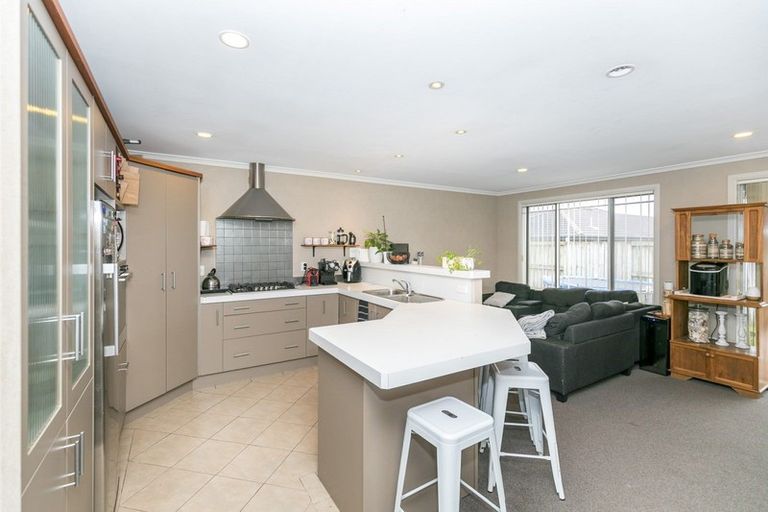 Photo of property in 20 Whitford Place, Rototuna North, Hamilton, 3210