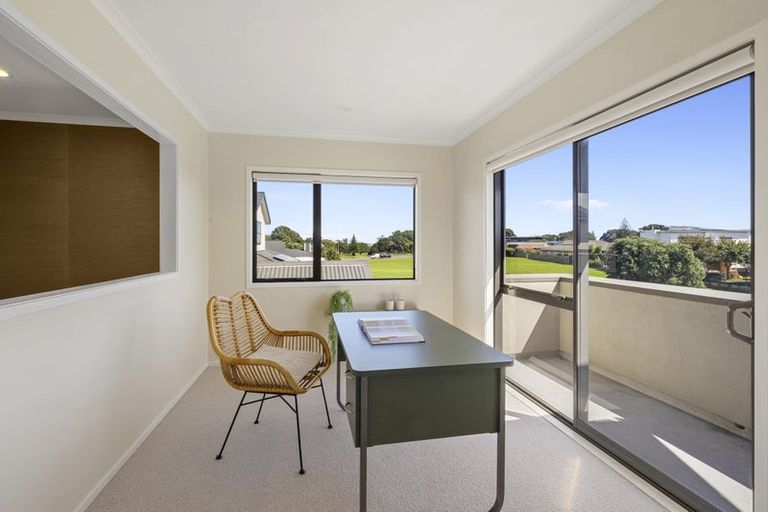 Photo of property in 9 Sampson Avenue, Waiwhakaiho, New Plymouth, 4312