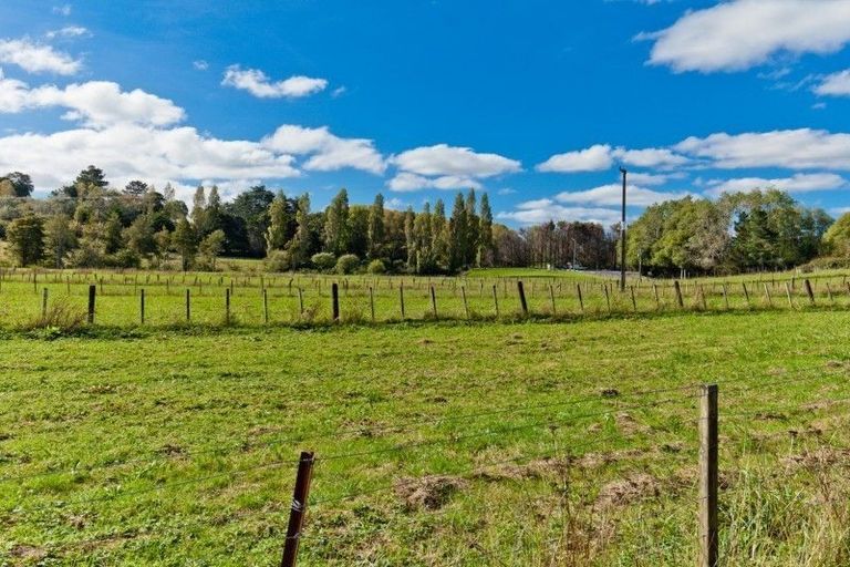 Photo of property in 18 Green Road, Dairy Flat, Albany, 0792