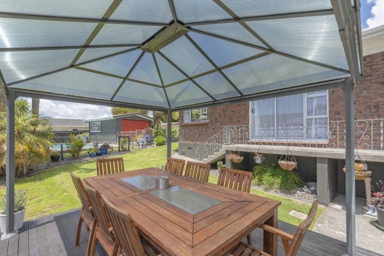 Photo of property in 3 Alf Walker Place, Papakura, 2110