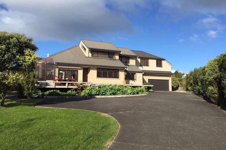 Photo of property in 70 Newhaven Terrace, Mairangi Bay, Auckland, 0630