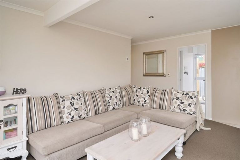 Photo of property in 66 Main North Road, Woodend, 7610