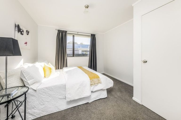 Photo of property in 2/35 Hill Crescent, Papakura, 2110