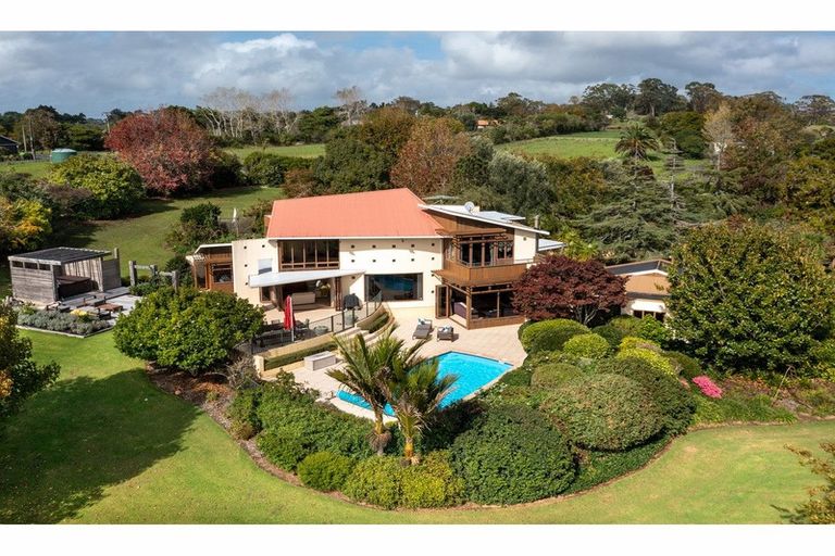 Photo of property in 220 Trigg Road, Kumeu, 0891