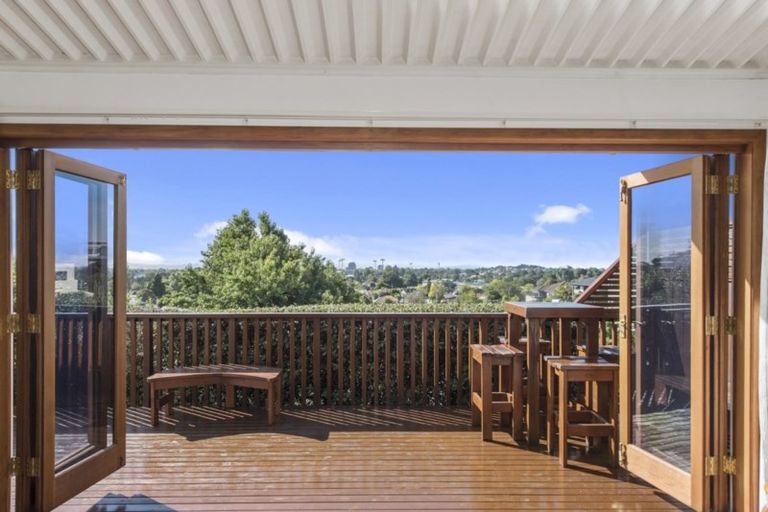 Photo of property in 32 Carey Street, Maeroa, Hamilton, 3200