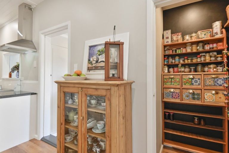 Photo of property in 207 Murdoch Road East, Akina, Hastings, 4122