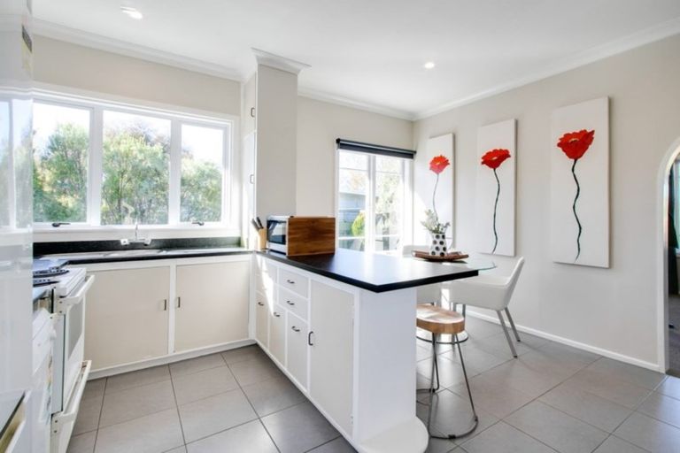 Photo of property in 1426 Karamu Road North, Mayfair, Hastings, 4122