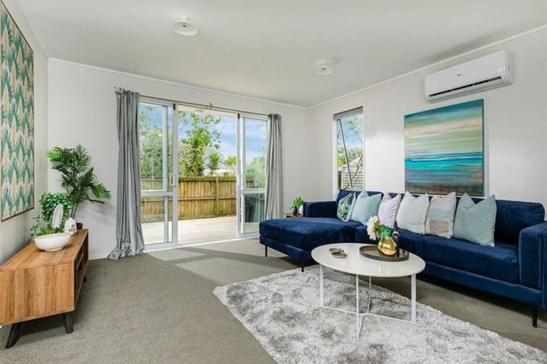 Photo of property in 685a Swanson Road, Swanson, Auckland, 0612