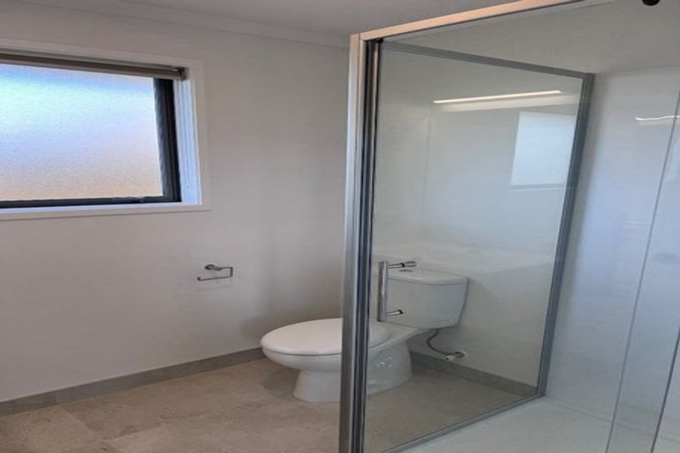 Photo of property in 5 Te Paahi Avenue, Waiuku, 2123