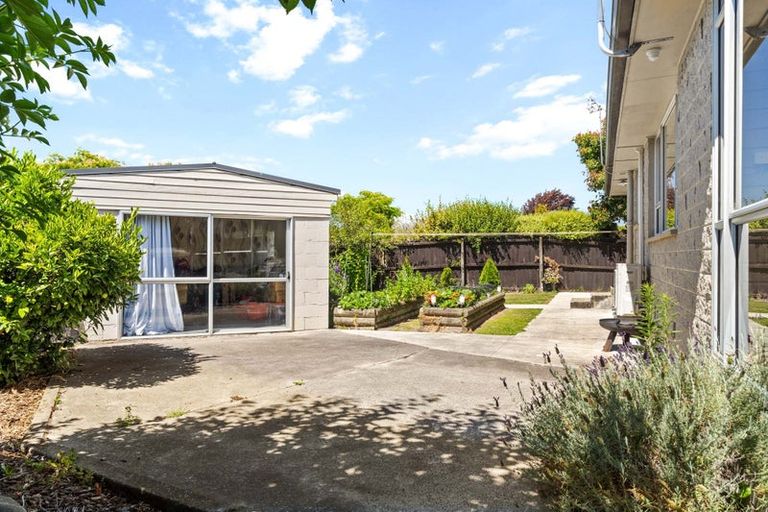 Photo of property in 30 Greendale Avenue, Avonhead, Christchurch, 8042