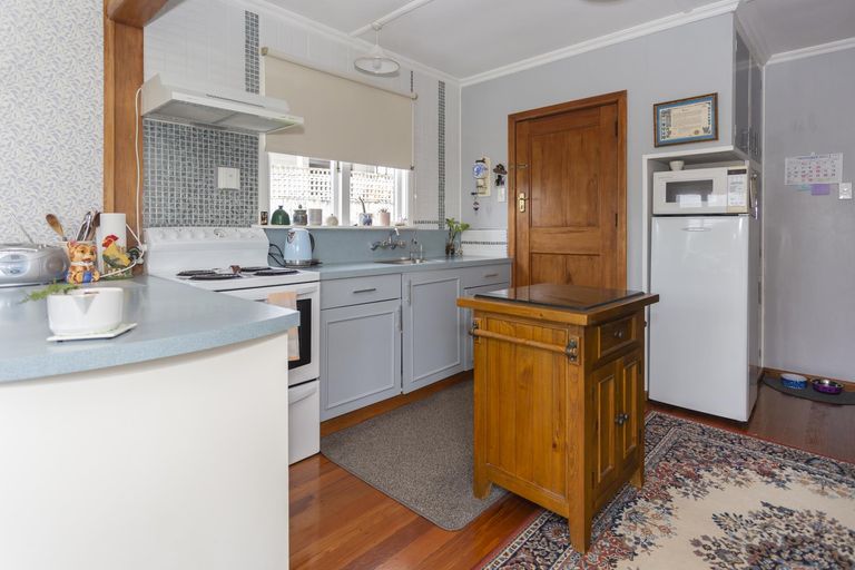 Photo of property in 11 Selwyn Street, South Hill, Oamaru, 9400