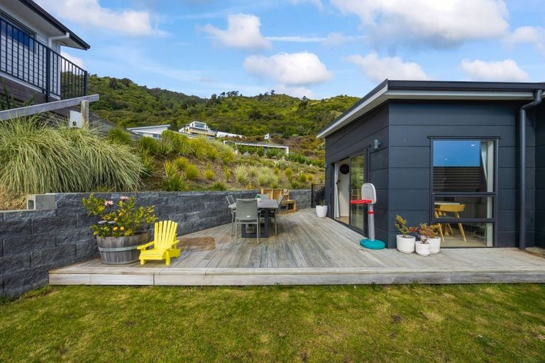 Photo of property in 82 Kotare Street, Waikanae, 5036