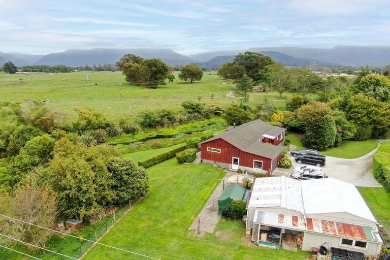 Photo of property in 50 Abel Tasman Drive, Takaka, 7110