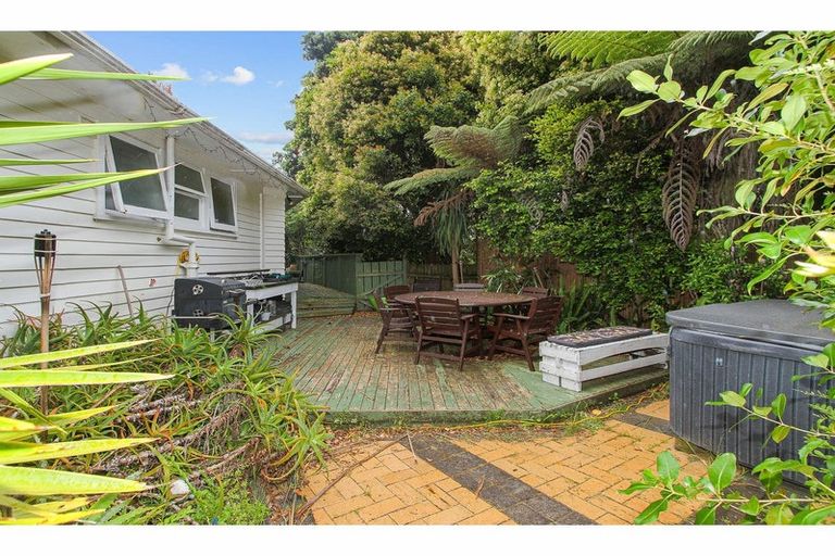 Photo of property in 1/19 Gazelle Avenue, Beach Haven, Auckland, 0626