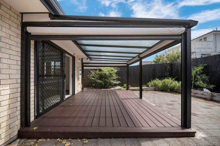 Photo of property in 69a Awaroa Road, Sunnyvale, Auckland, 0612