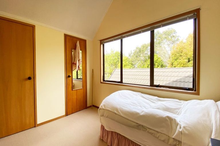 Photo of property in 2/14 Regia Close, Half Moon Bay, Auckland, 2012