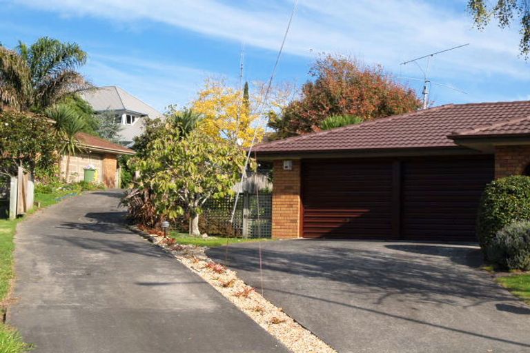 Photo of property in 21 Fieldstone Court, Northpark, Auckland, 2013