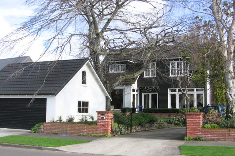 Photo of property in 38 Lincoln Terrace, Hokowhitu, Palmerston North, 4410