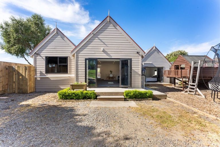 Photo of property in 28 Kaka Road, Raumati Beach, Paraparaumu, 5032
