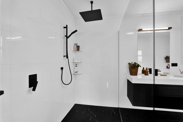 Photo of property in 1202 Frankley Road, Hurworth, New Plymouth, 4371