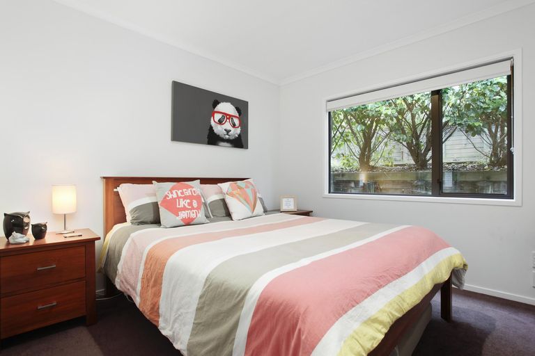 Photo of property in 90e Atkinson Road, Titirangi, Auckland, 0604