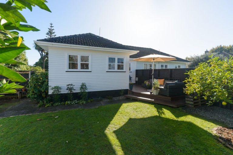 Photo of property in 32 Parata Street, Hokowhitu, Palmerston North, 4410