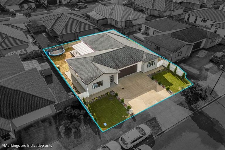 Photo of property in 10 Twin Parks Rise, Papakura, 2110