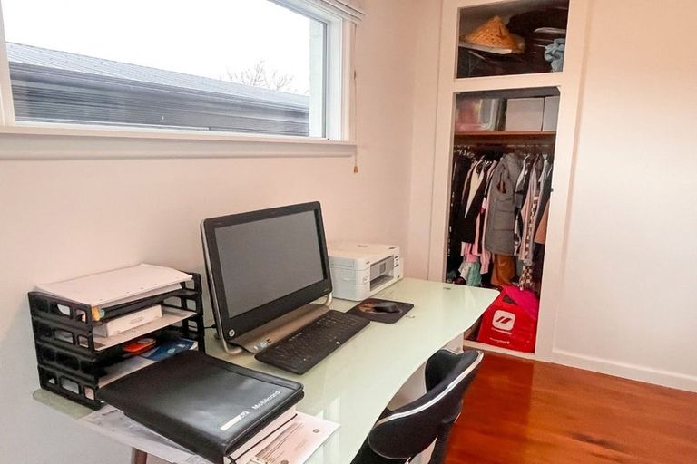 Photo of property in 16 Daniels Road, Redwood, Christchurch, 8051