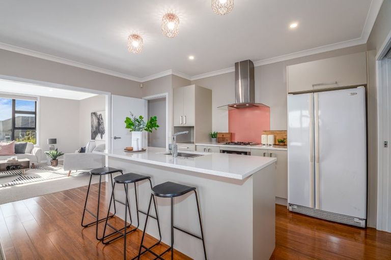 Photo of property in 13 Wangapeka Way, Aotea, Porirua, 5024