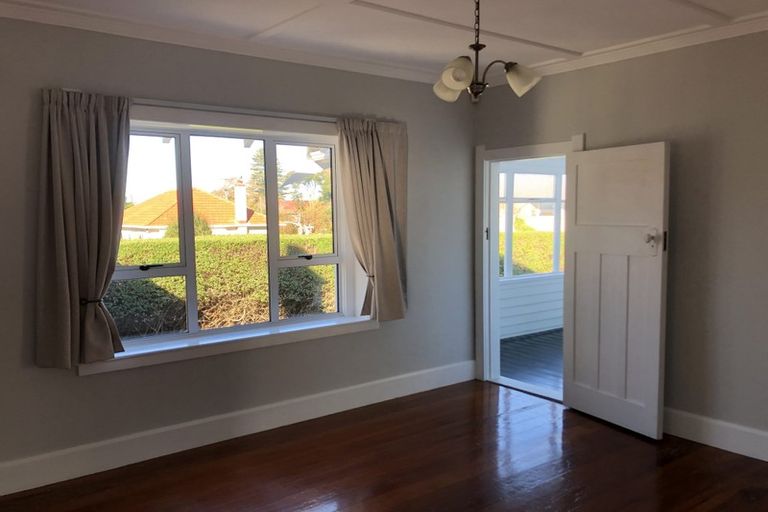 Photo of property in 72 Great North Road, Saint Johns Hill, Whanganui, 4500