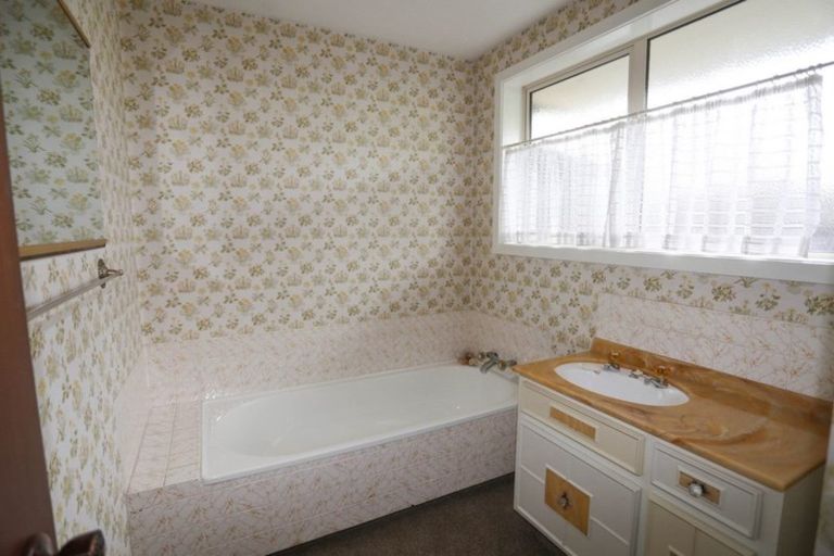 Photo of property in 2/65 Whitby Street, Burnside, Christchurch, 8053