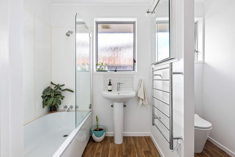 Photo of property in 26 Doment Crescent, Orewa, 0931