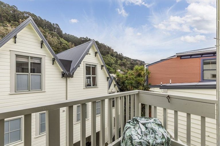 Photo of property in 2/168 Tinakori Road, Thorndon, Wellington, 6011