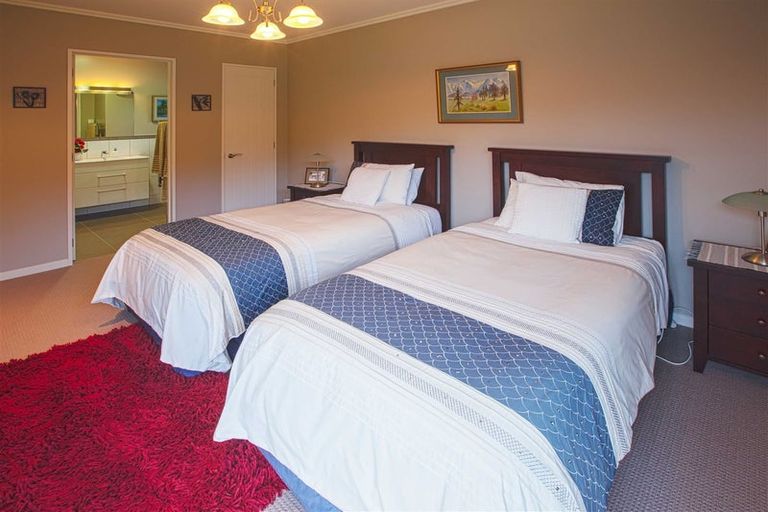 Photo of property in 41 Arcadia Place, Seaward Bush, Invercargill, 9812