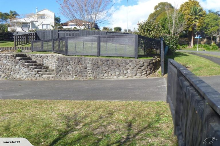 Photo of property in 35 Cumberland Crescent, Welcome Bay, Tauranga, 3112