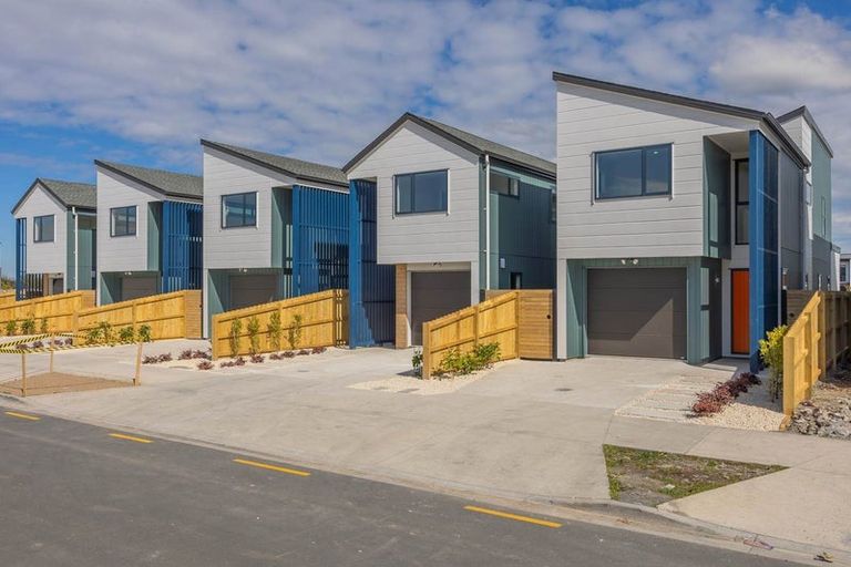 Photo of property in 21 John Gray Street, Papakura, 2110