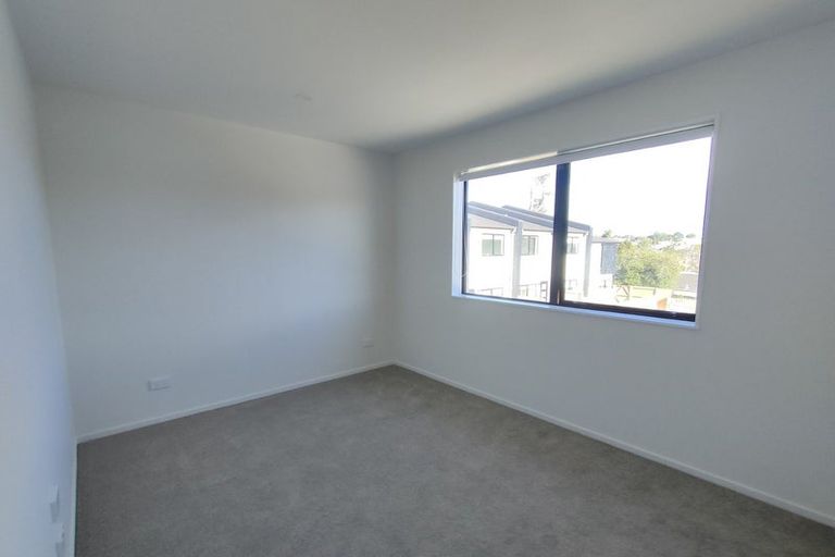 Photo of property in 7/32a Westgate Drive, Massey, Auckland, 0614