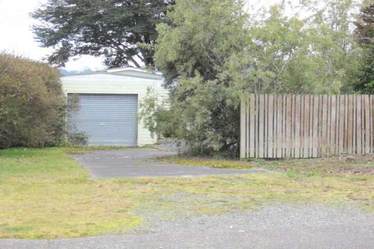 Photo of property in 7 Mckerrow Street, Te Anau, 9600