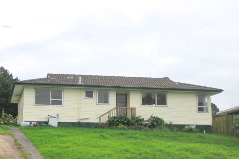 Photo of property in 65 Sunline Avenue, Massey, Auckland, 0614