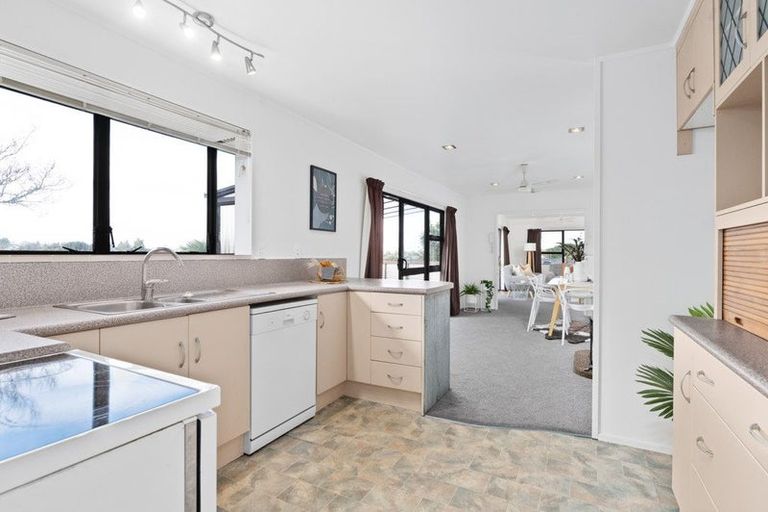 Photo of property in 17 Houhere Place, Pukete, Hamilton, 3200