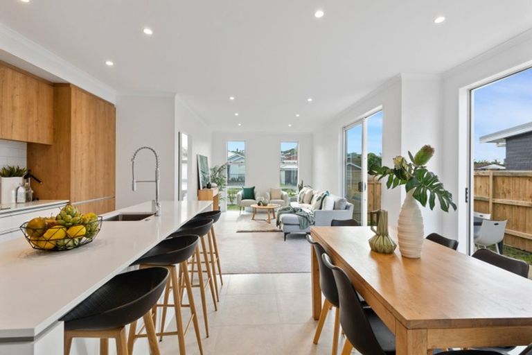 Photo of property in 17 Kukuwai Avenue, Red Beach, 0932