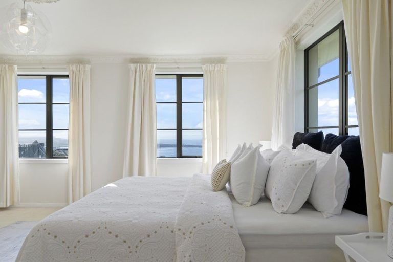 Photo of property in 70 Belleview Terrace, Mount Pleasant, Christchurch, 8081