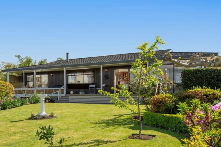 Photo of property in 54 Links View Drive, Omokoroa, 3114