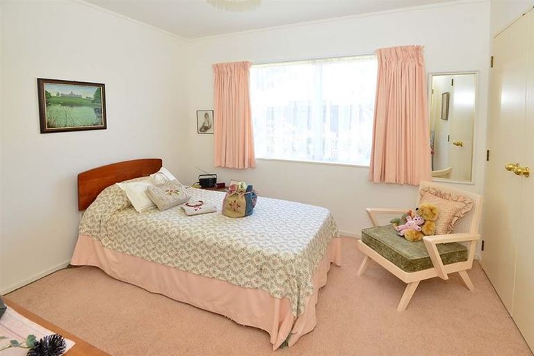 Photo of property in 20 Lakeside Drive, Orewa, 0931