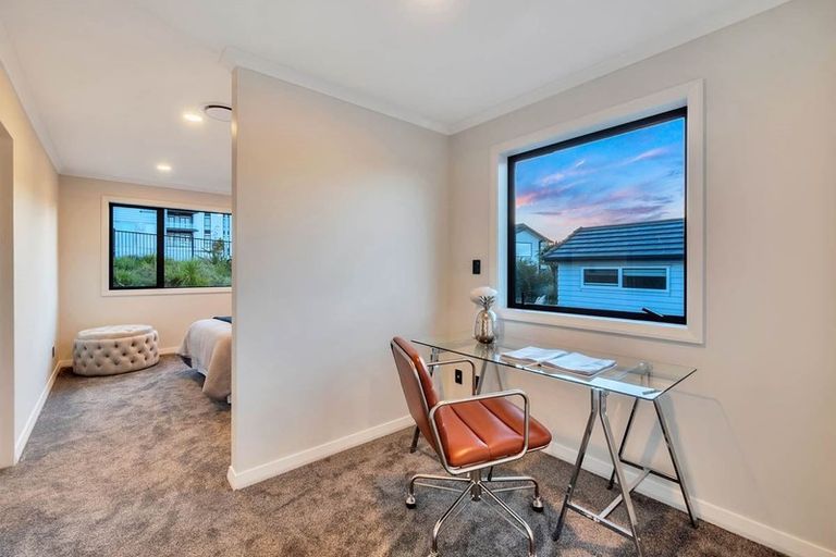 Photo of property in 62 Headland Drive, Long Bay, Auckland, 0630