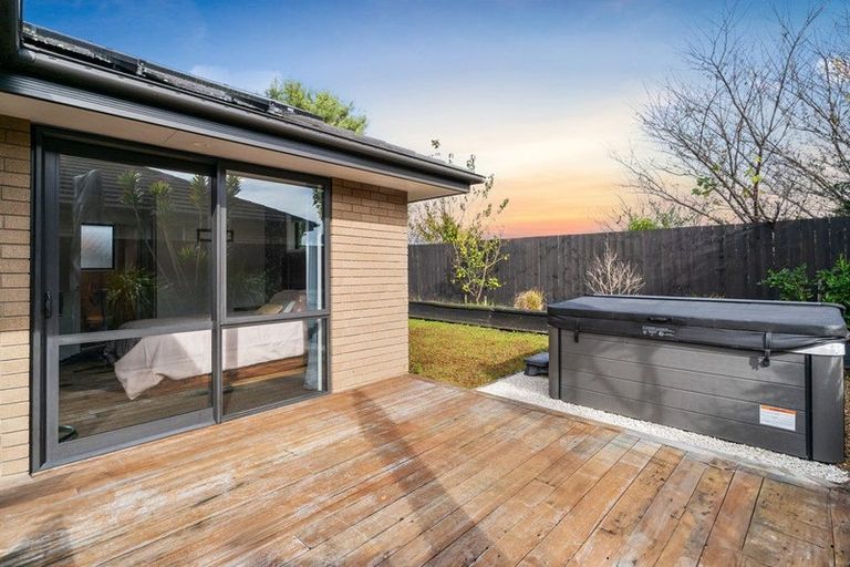 Photo of property in 25 Captain Mitchell Drive, Opaheke, Papakura, 2113